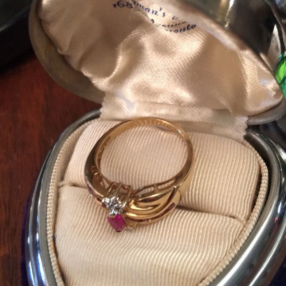 10k gold Ruby Diamond ring Beauty! - Picture 9 of 9